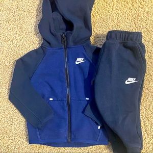 Nike Sportswear Tech Fleece Set